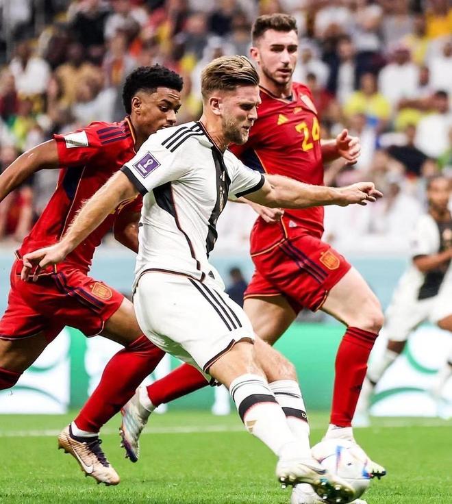 开拓者媒体人：杨瀚森应以埃迪为模板去发展 速度慢就做好护筐（开拓者记者建议杨瀚森以埃迪为范本：速度不足就做好护筐）