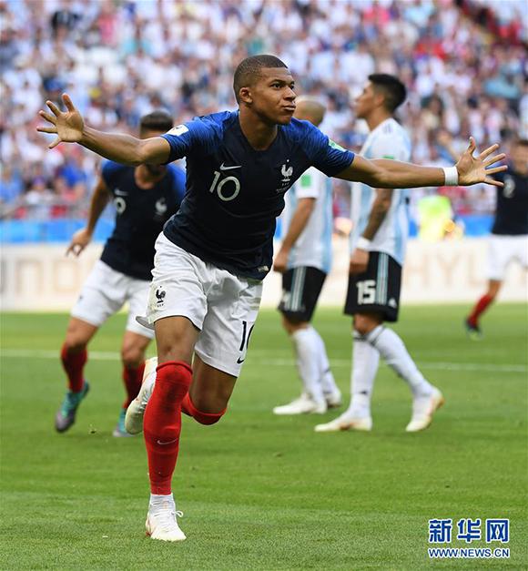 莱昂纳多：当时我不同意巴黎续约姆巴佩；我一直都不喜欢执教