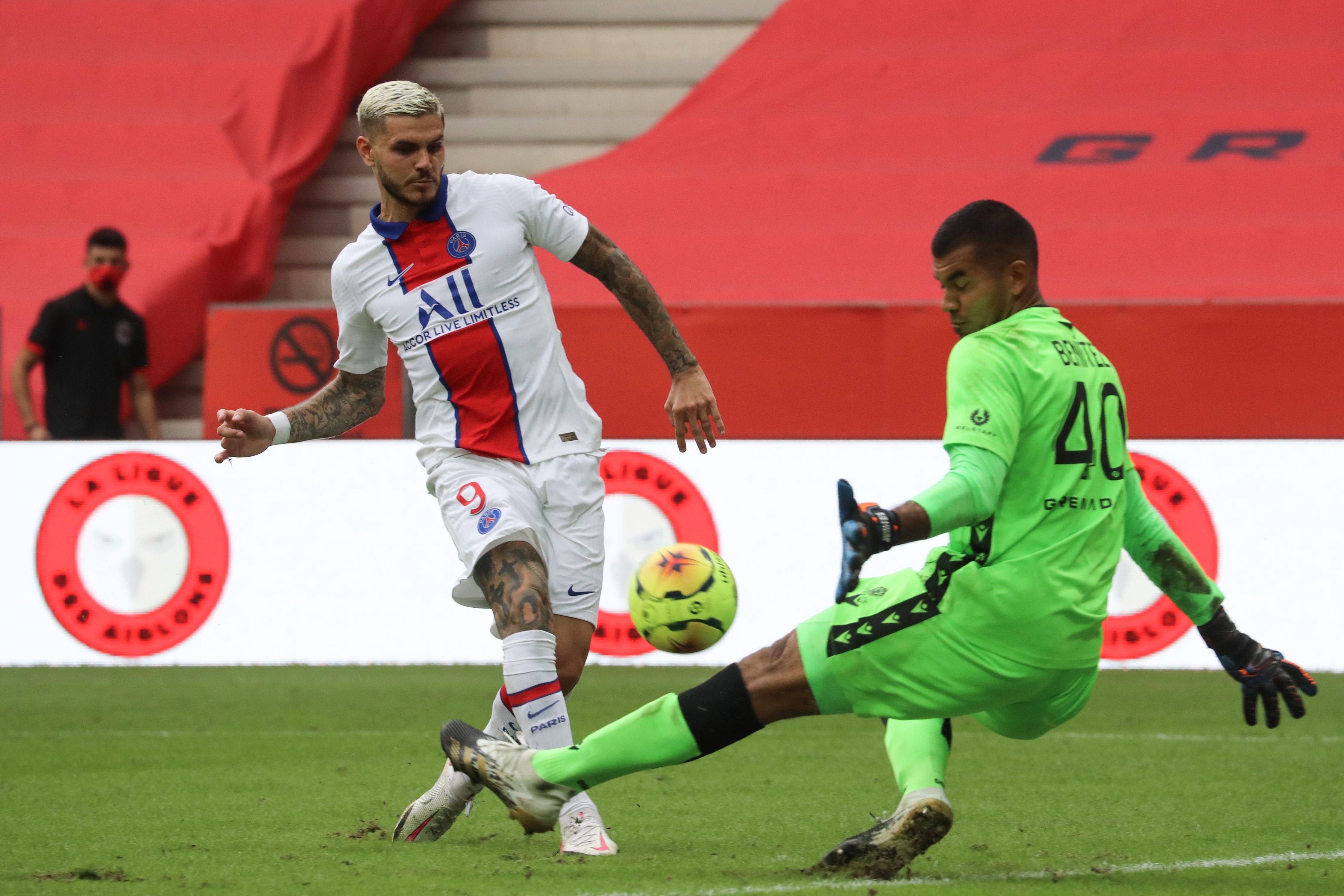 芝加哥小熊队宣布在未来三年内逐步更换球场的所有木质长椅