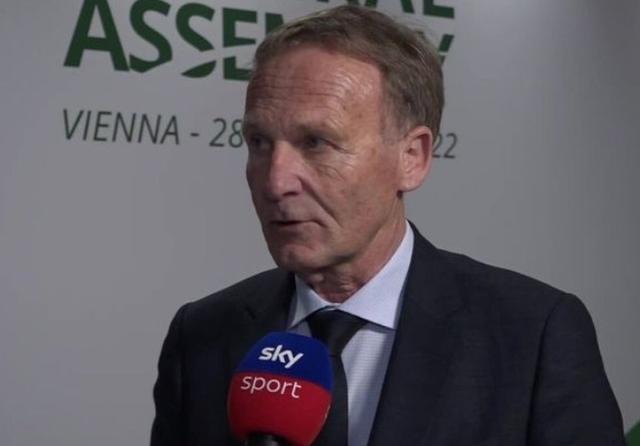 二人再配合！威金顿三分线直接抛传 徐昕顺下隔着邹阳空接摁进！