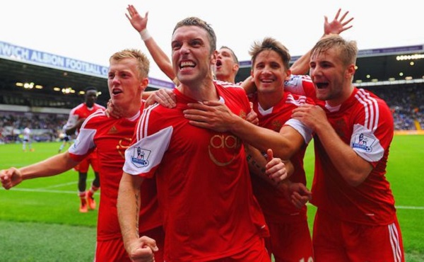 安东尼·乔书亚的性感让美国观众陷入狂热（安东尼·约书亚的魅力令美国观众为之疯狂）